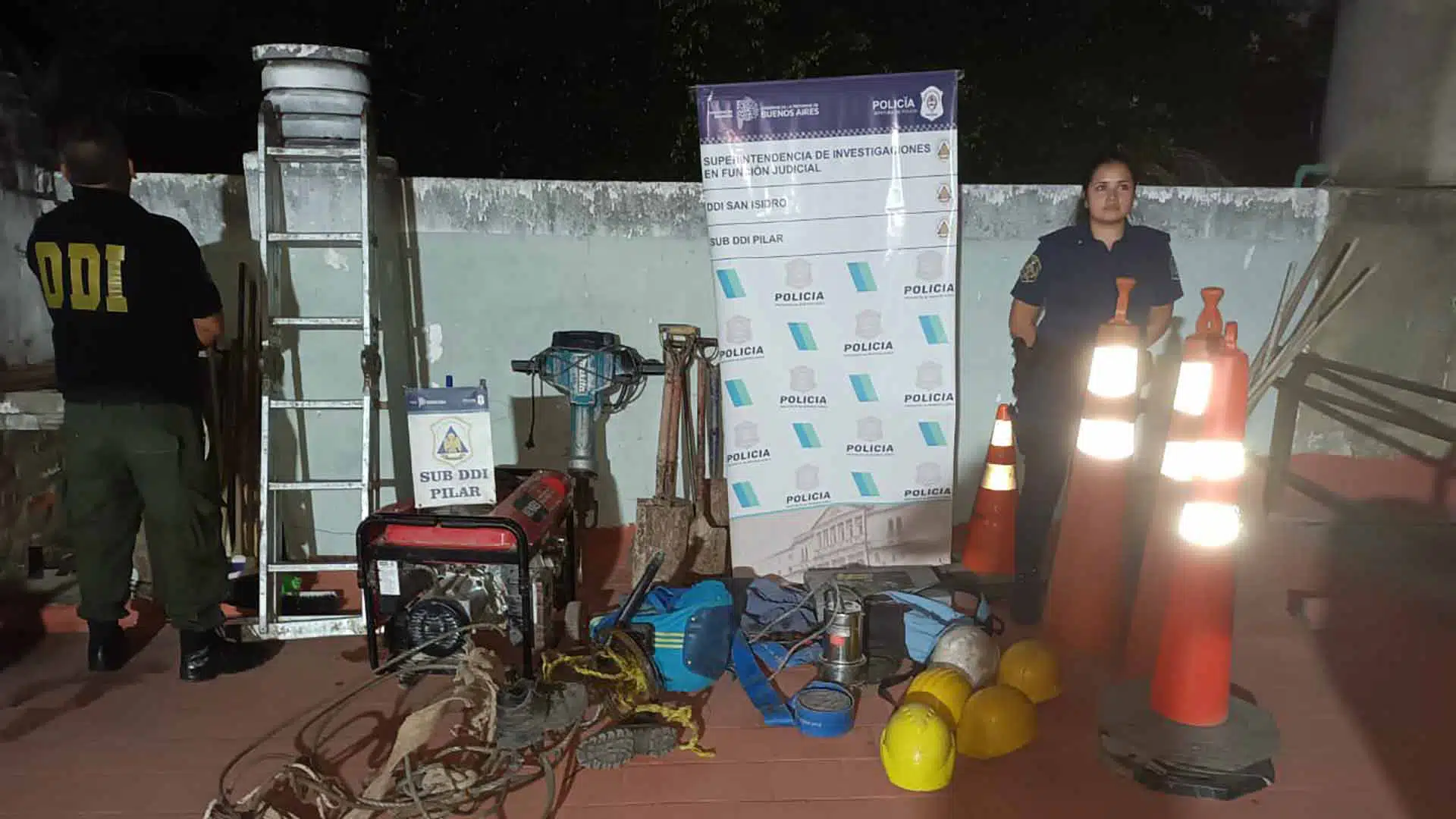 Trabajadores truchos robo cables