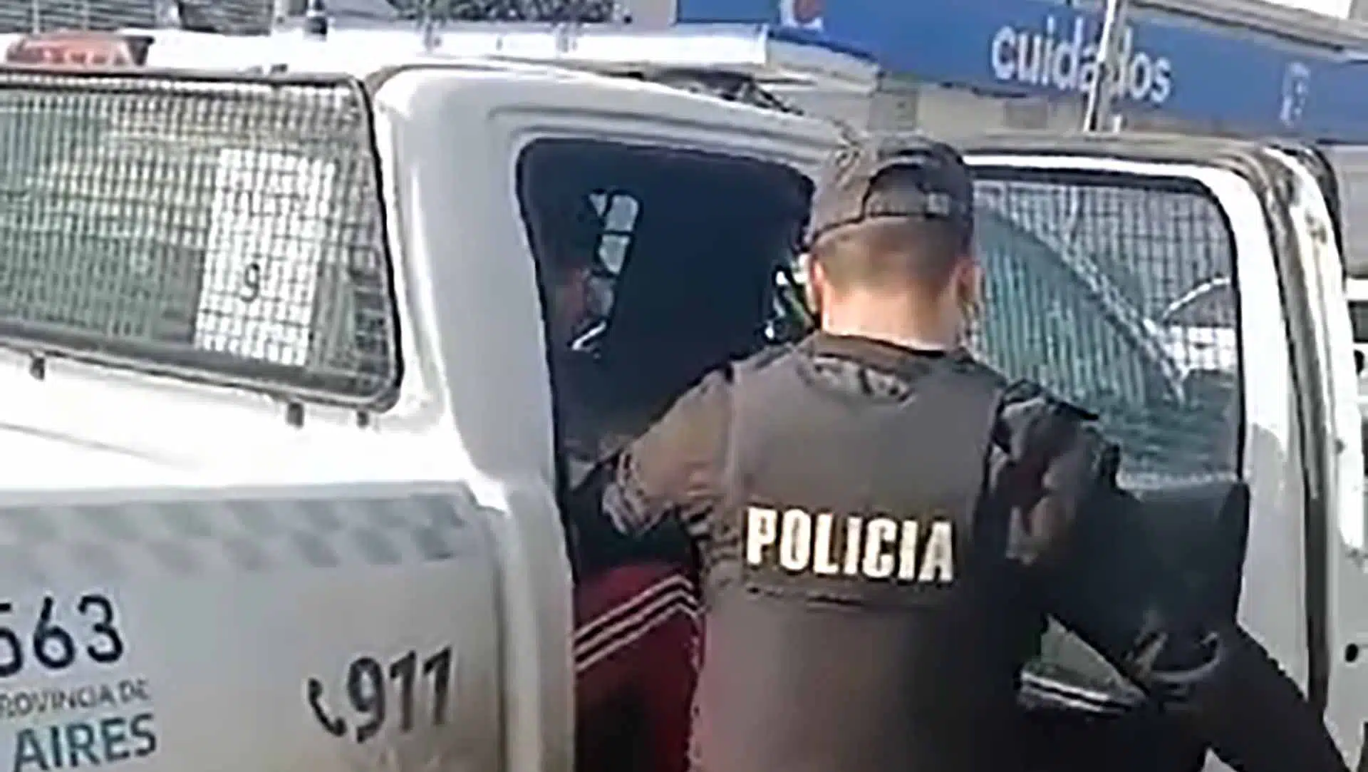 Albañil detenido violencia