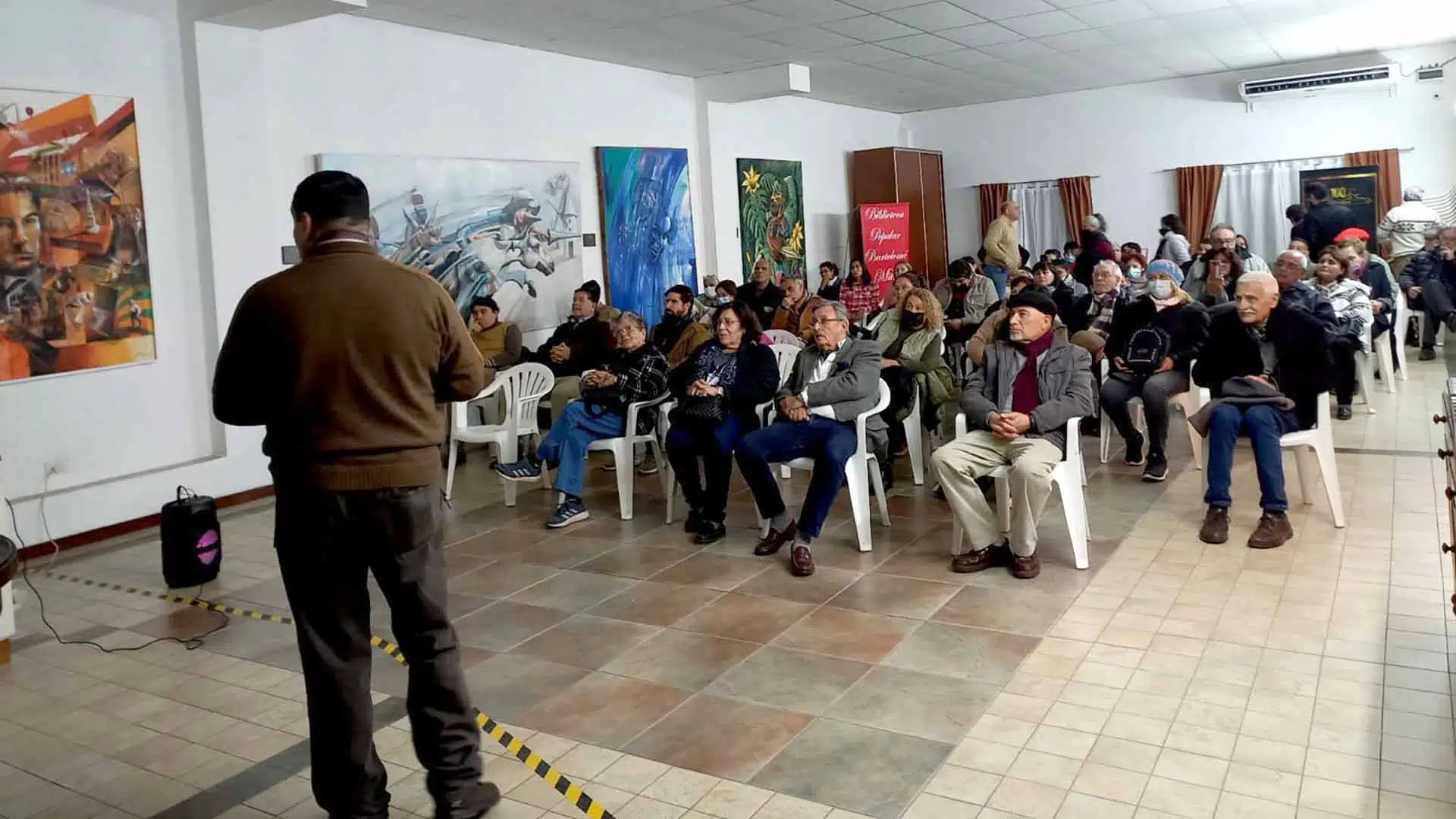 Ciclo debates biblioteca