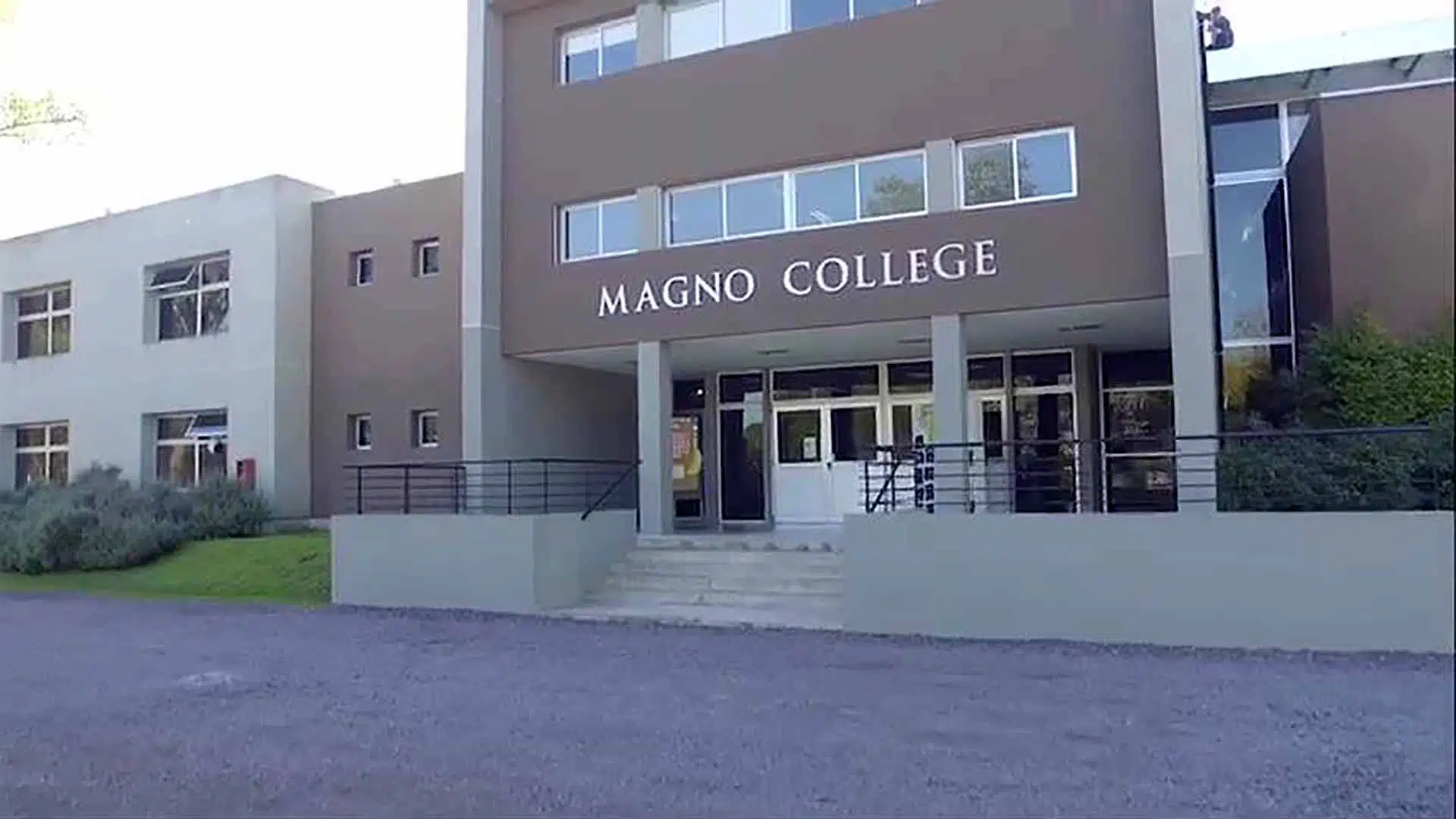 Magno College