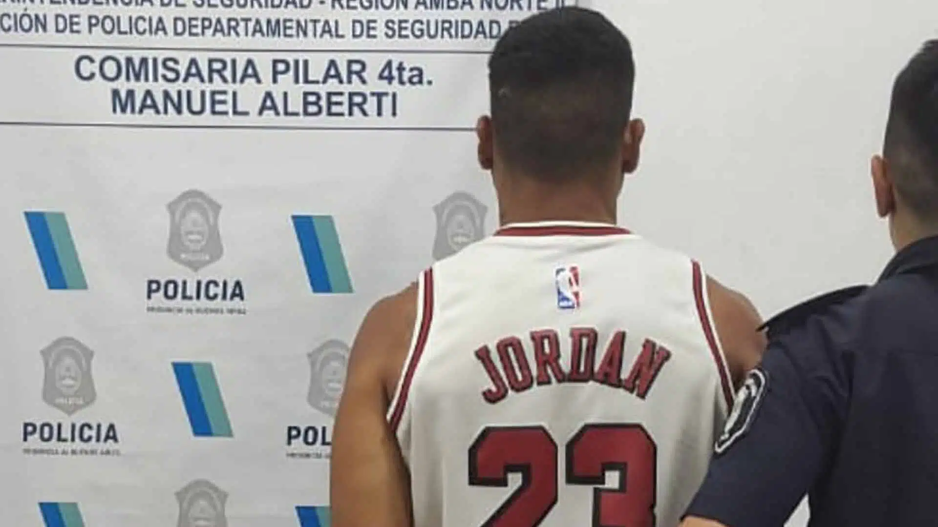Robo y amenaza Alberti
