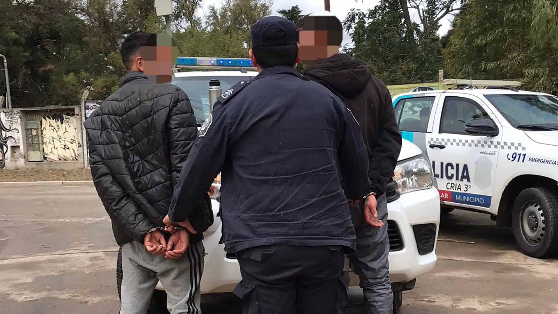 Padre hijo detenidos Villa Rosa