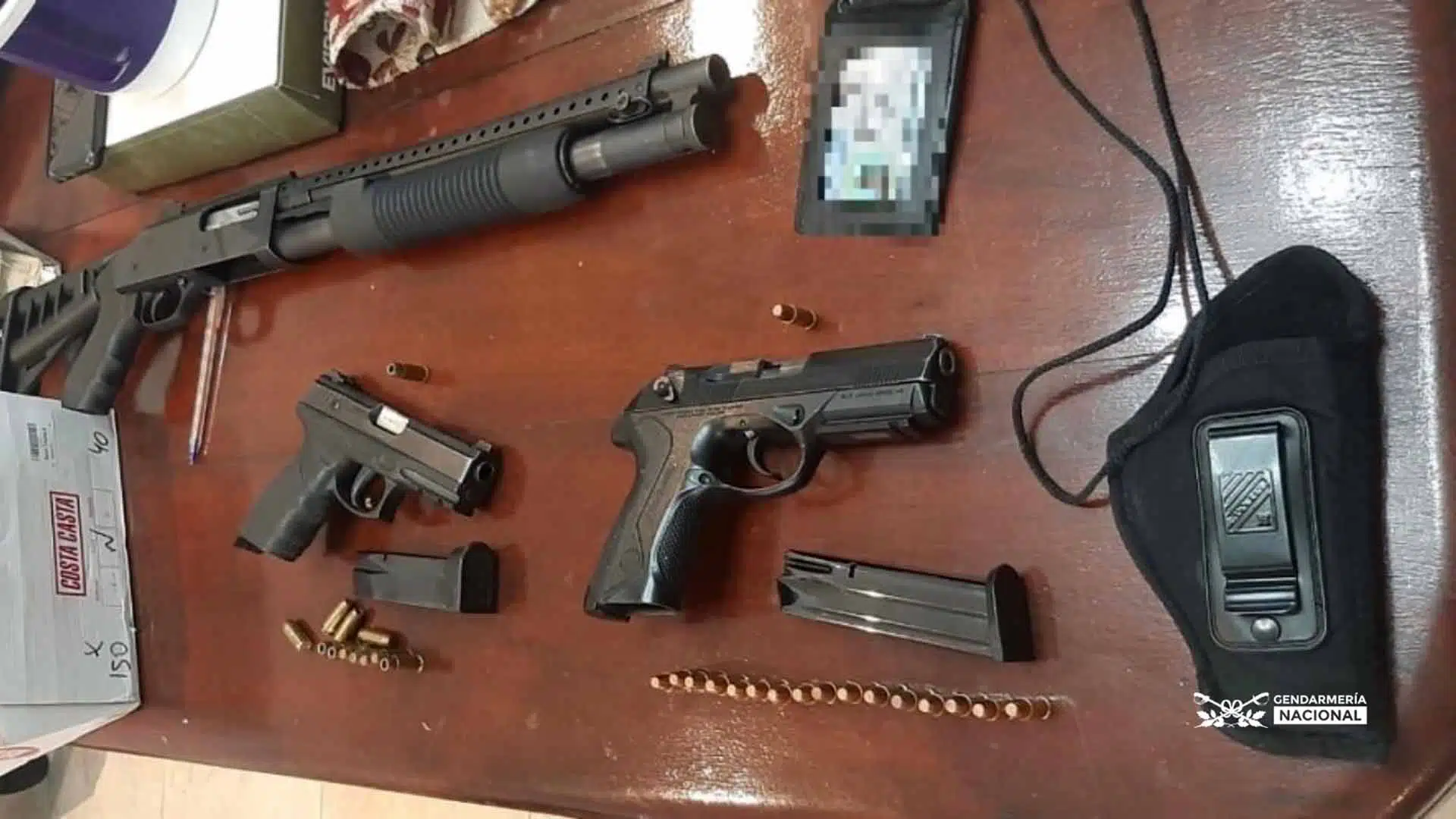 Detenidos alquiler armas