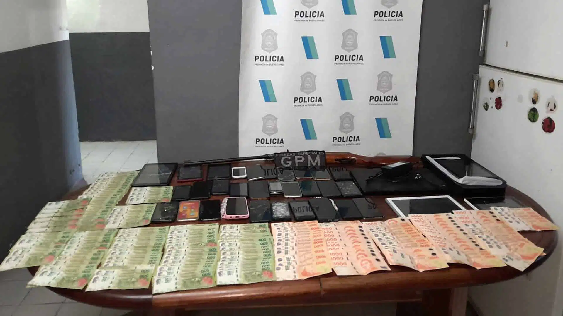 Detenidos robo celulares