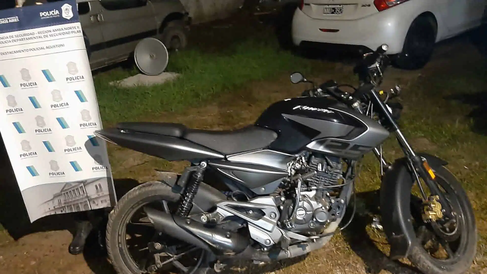 Detenidos robo moto