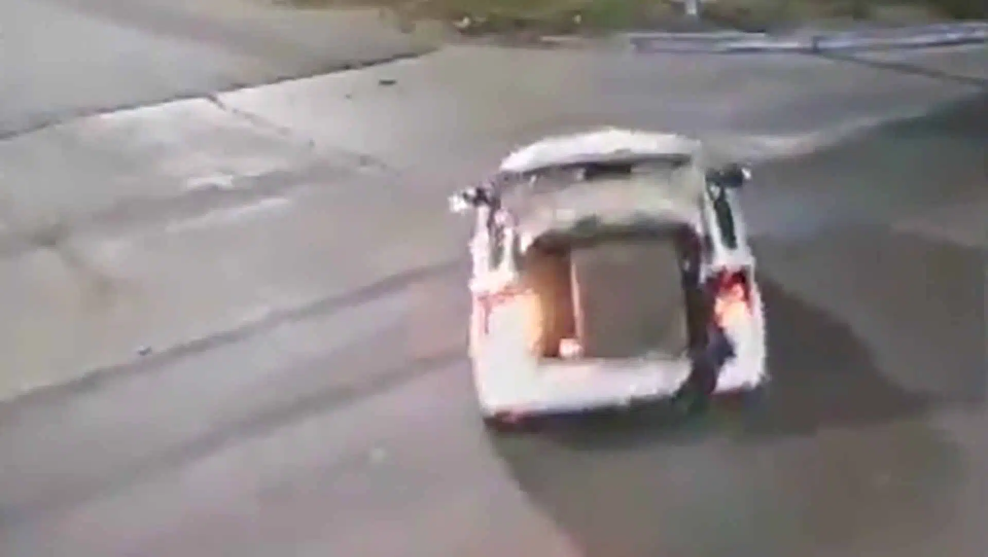 Caja fuerte en el baúl
