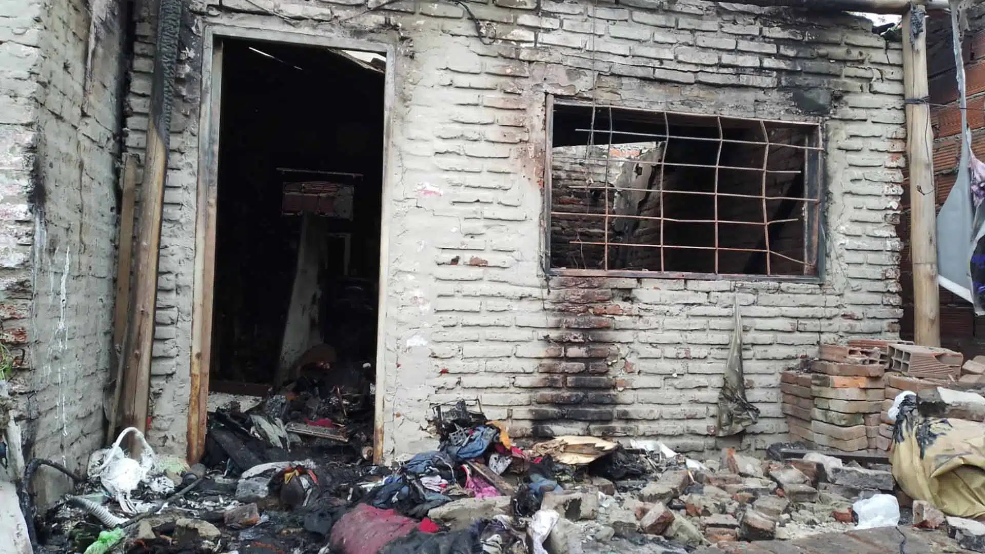 Incendio casa artista