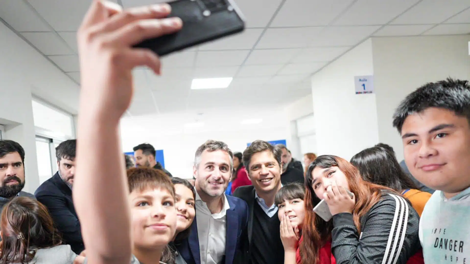 Kicillof escuela Pilar