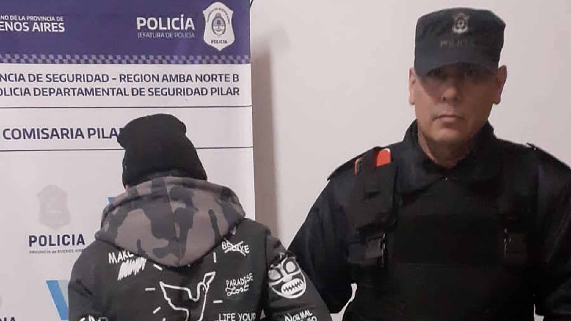 Detenidos frascos marihuana