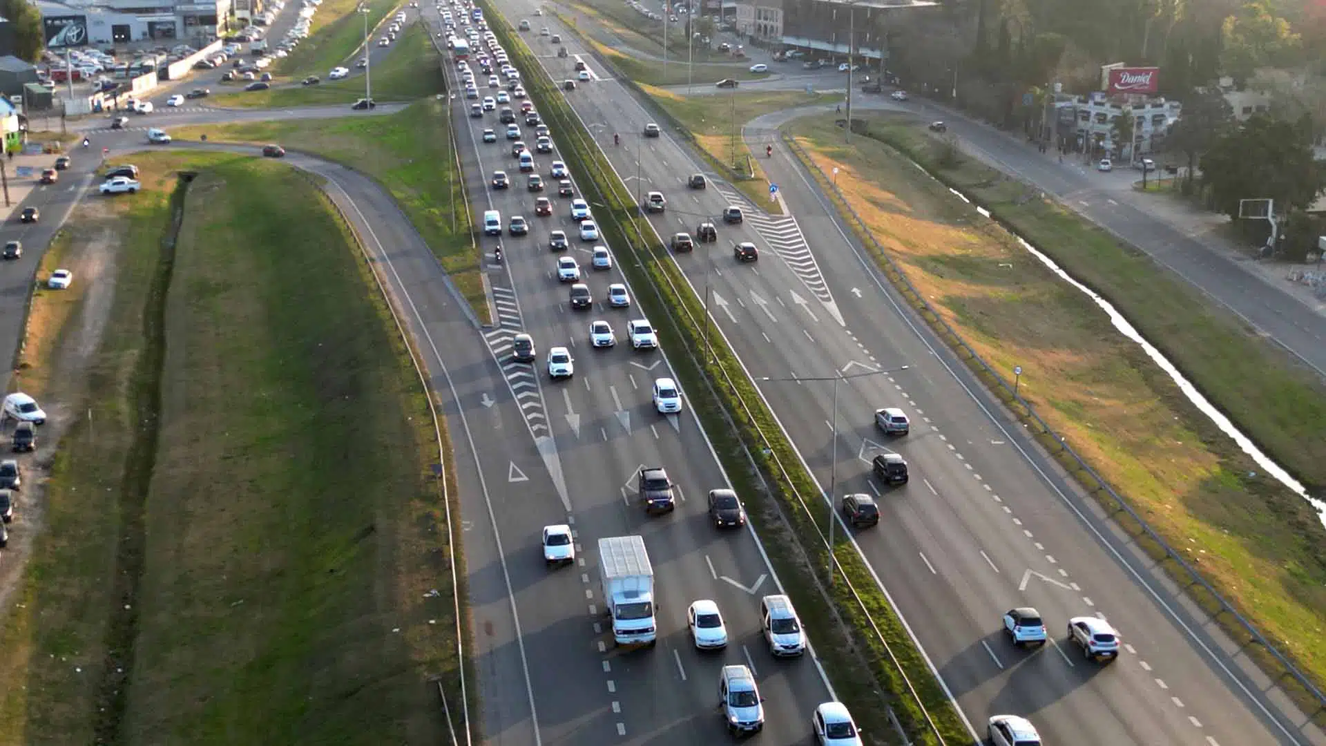 Cruzó corriendo Panamericana