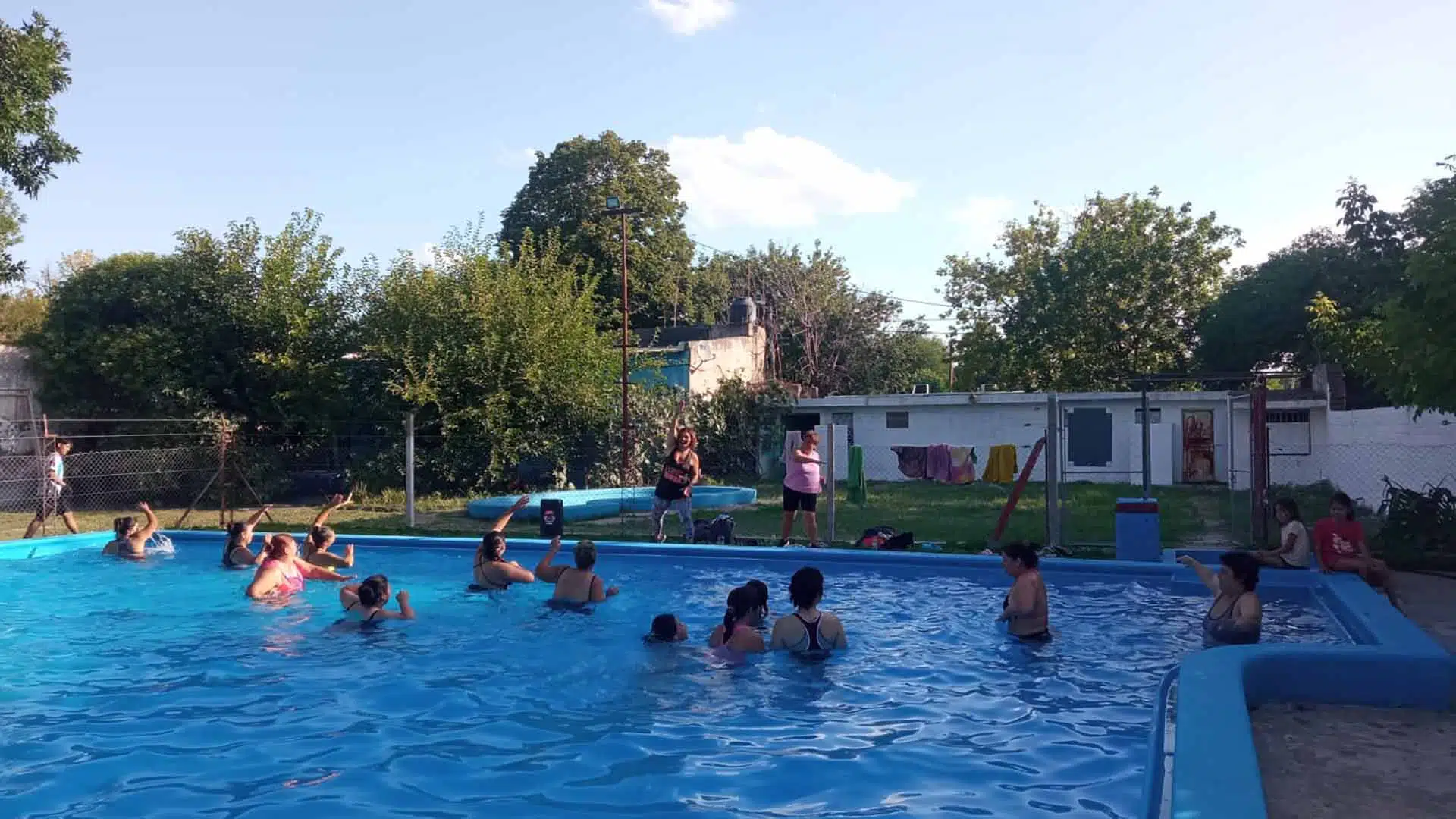 Pileta Club Unión Derqui