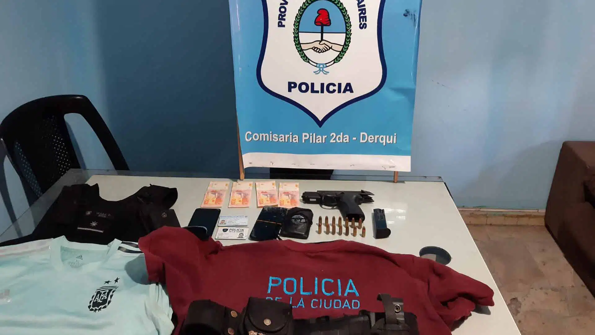 policia robo derqui