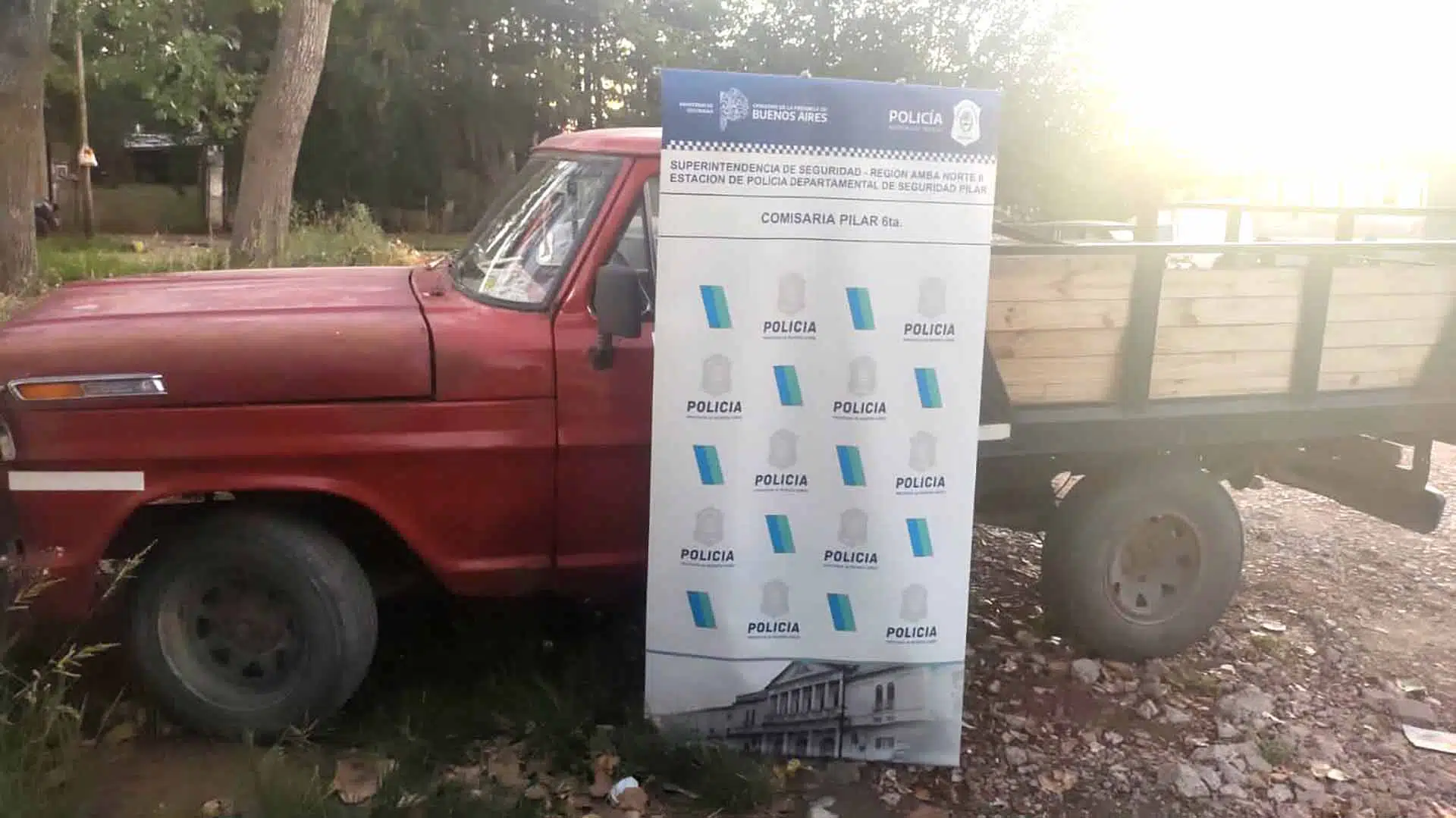 Detenidos robo poste