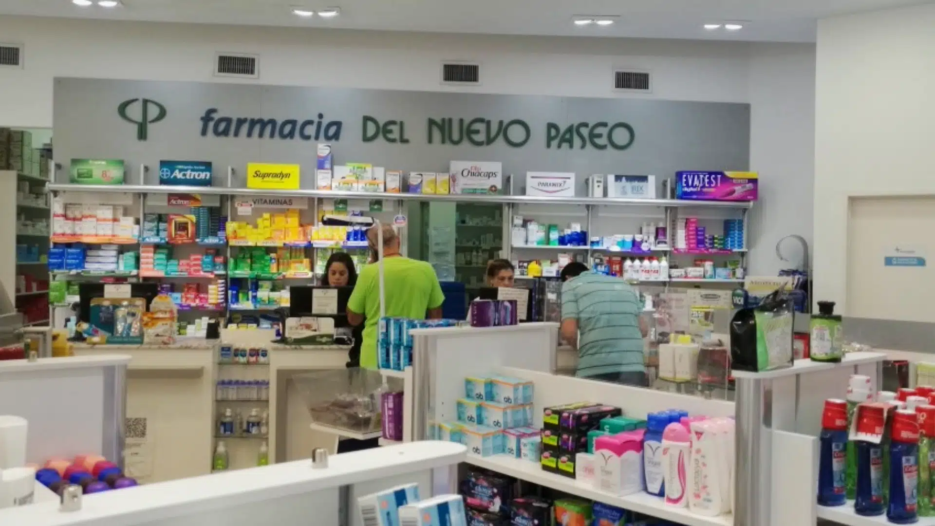 Colegio de Farmacéuticos DNU marcha